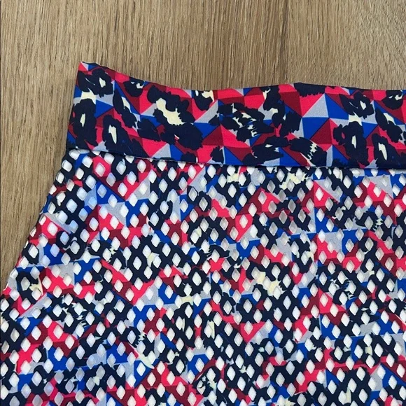 Camilla & Marc Vibrant A-Line Mesh Skirt Size 6 - Picture 2 of 9